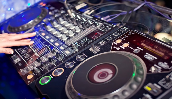 Matériel DJ Pioneer - CDJ et table de mixage